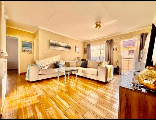 2 BEDROOM TOWNHOUSE FOR SALE IN MEYERSDAL